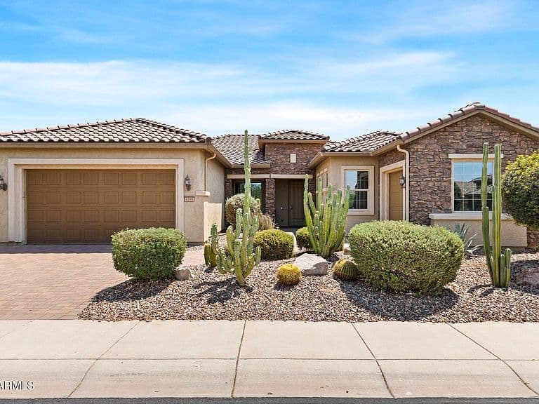 4389 N PETERSBURG Drive photo 1