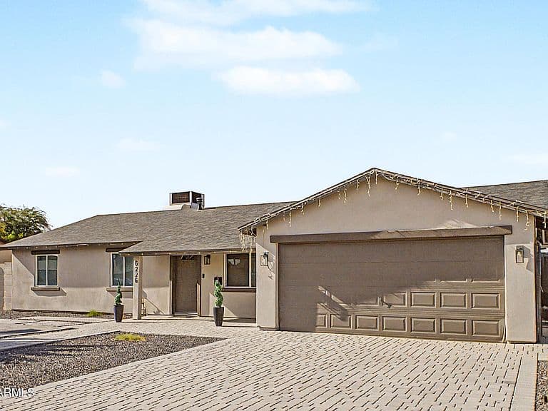 6226 W ALMERIA Road photo 4