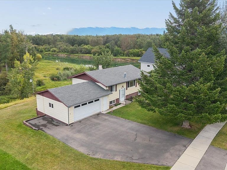 415 Leisure Dr photo 1