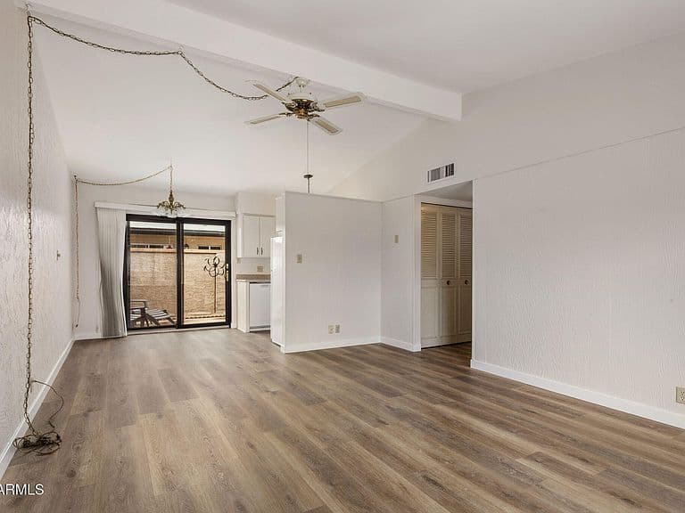 1320 E BETHANY HOME Road #77 photo 4