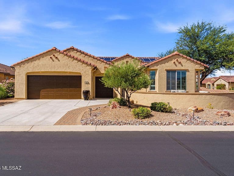631 N Yucca Butte Ln photo 2