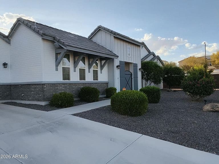6432 N CECIL Court photo 2
