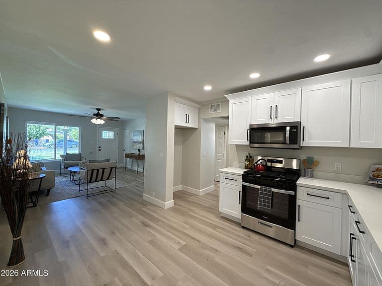 3005 E HUBBELL Street photo 5