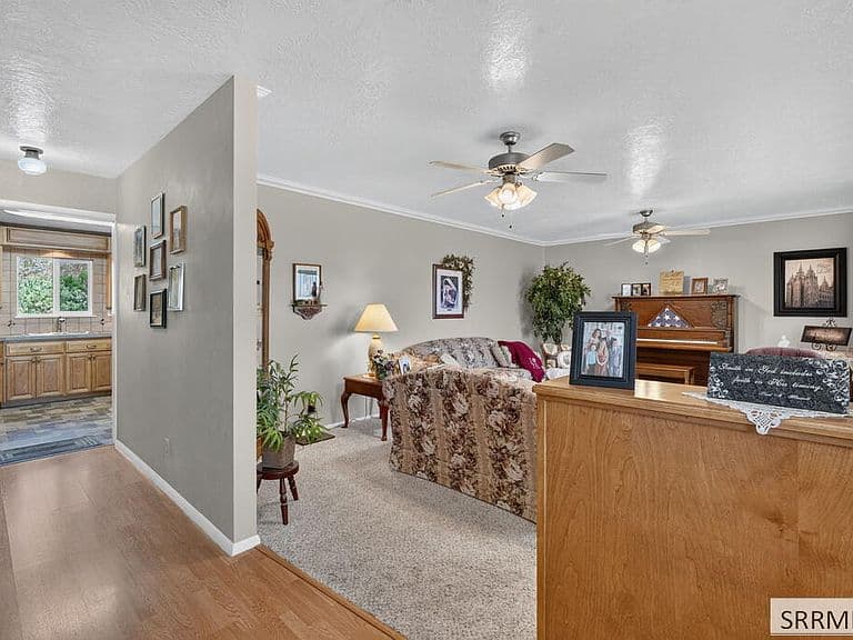 640 W Arimo Rd photo 2