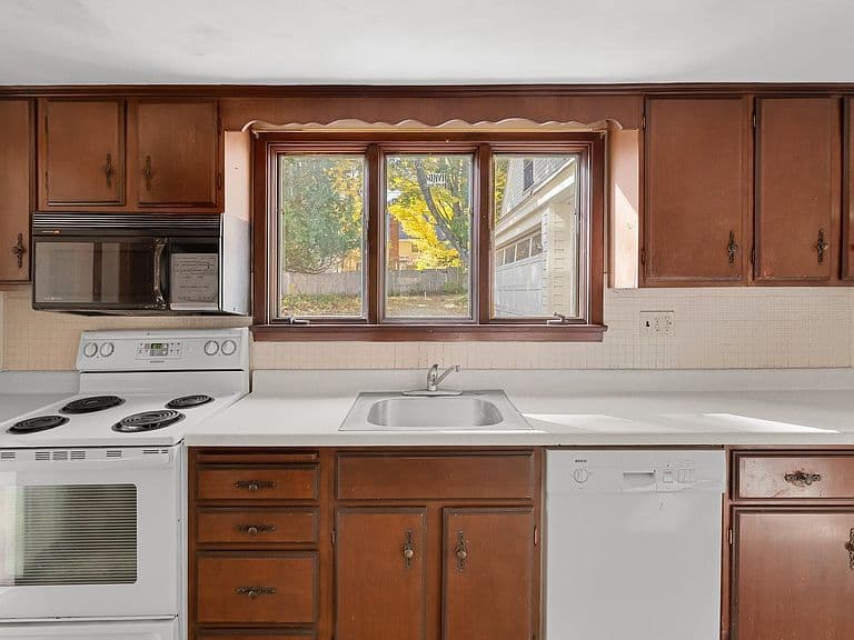 1115 Brookfield Road photo 5