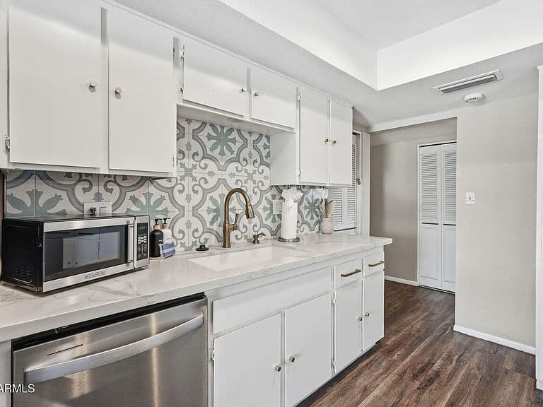 8320 E BUENA TERRA Way photo 5