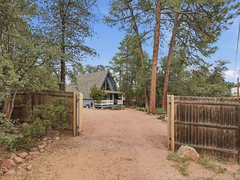 404 N Arizona Cir photo 2