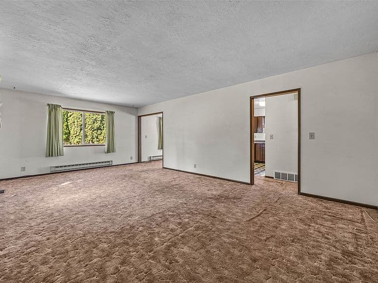 18380 Mullan Rd photo 5