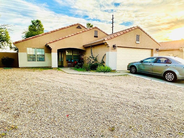 7567 W PASADENA Avenue photo 1