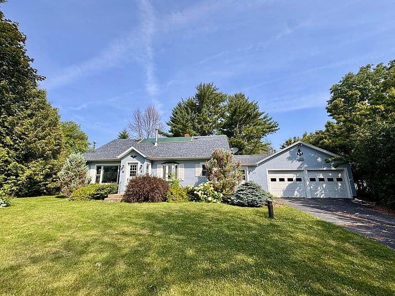 1421 Lake Shore Rd photo 1