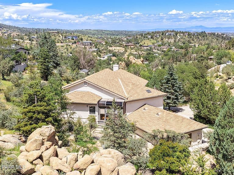 2240 Mission Way photo 3