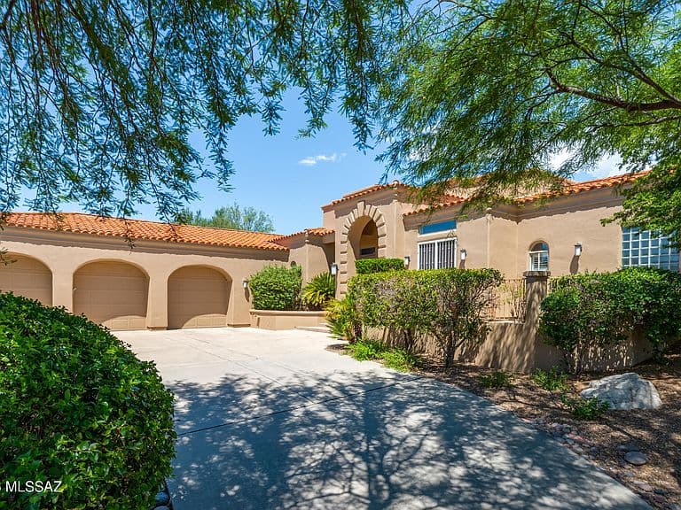 1030 W Soft Wind Pl photo 1