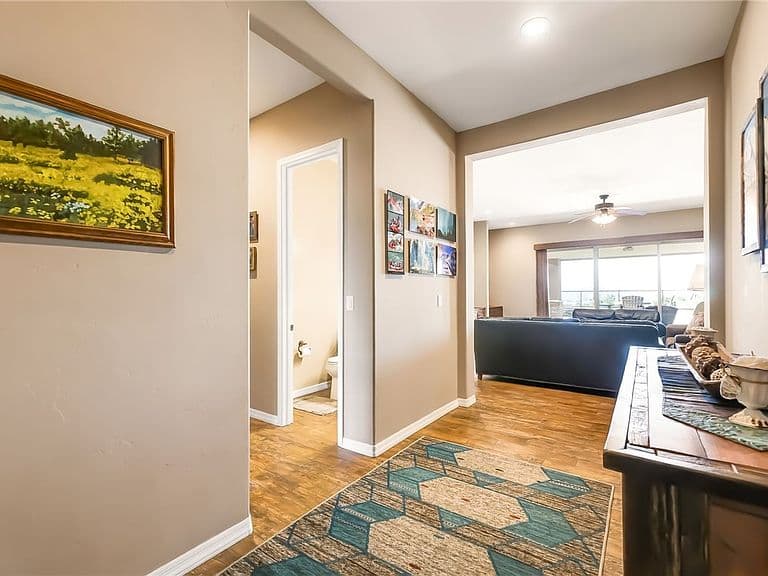 3139 Esmerelda Drive photo 4