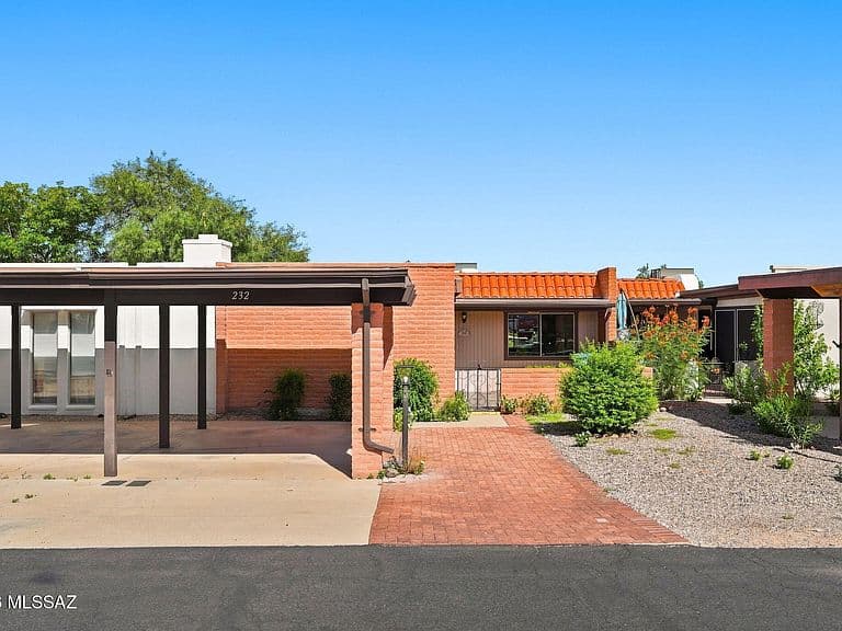 232 N Calle Del Santo photo 2