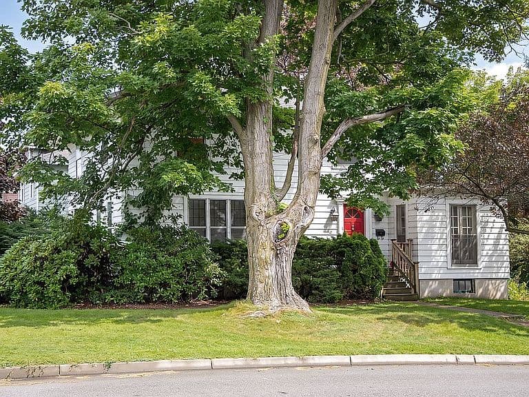 2 Lafayette St photo 2