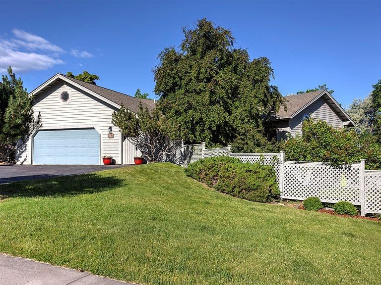 171 Fairway Dr photo 3