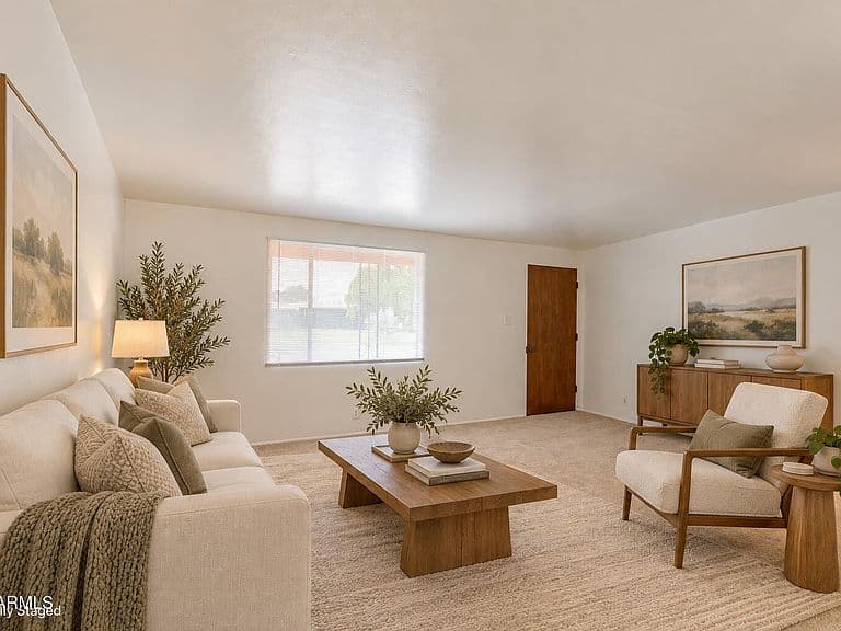 141 E KAYETAN Drive photo 3