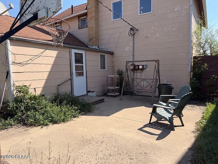 900 Adams Ave photo 2