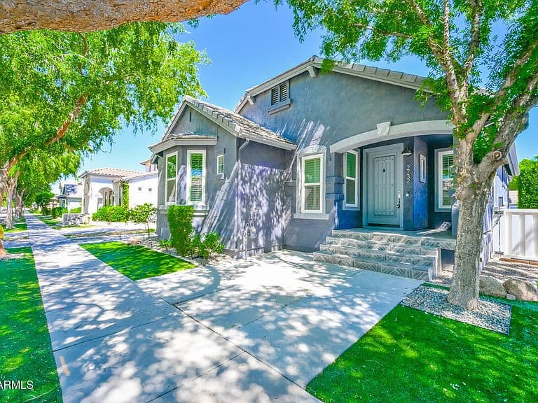 2732 E TAMARISK Street photo 2