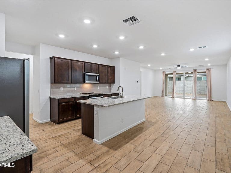 18148 W DALEY Lane photo 5