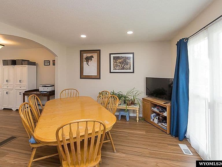 209 Taylor St photo 4