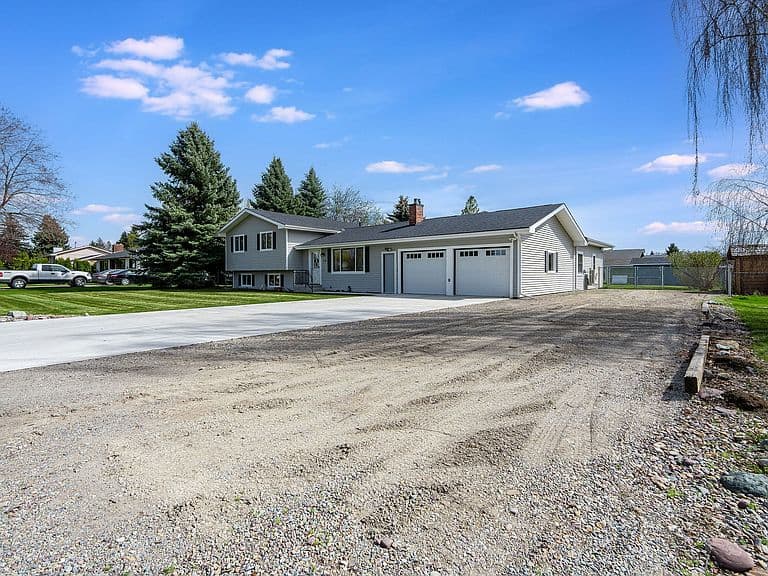 58 Sussex Dr photo 4