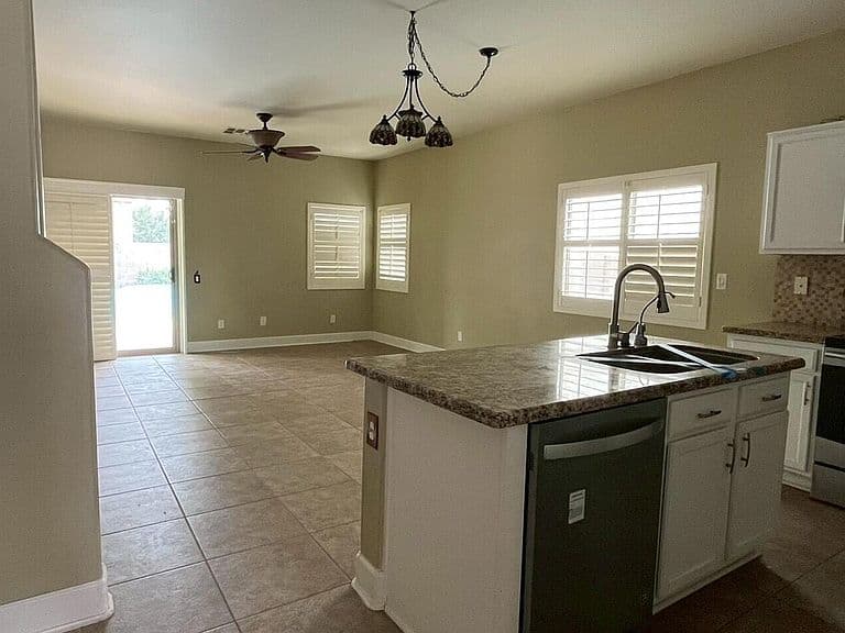 43446 W MAGNOLIA Road photo 4
