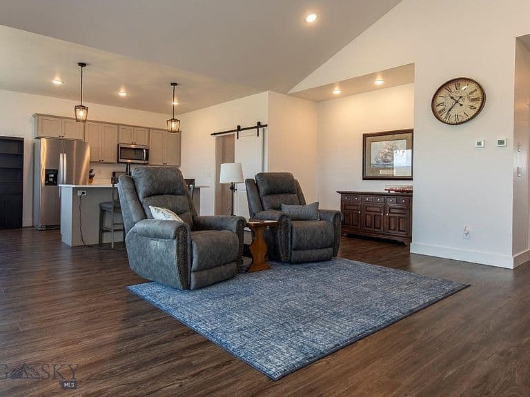 152 Wheatland Meadows Dr photo 2