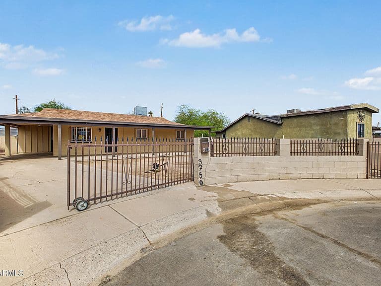 3750 W CHIPMAN Road photo 1