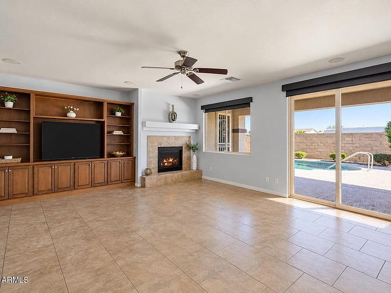 16295 N 183RD Drive photo 5