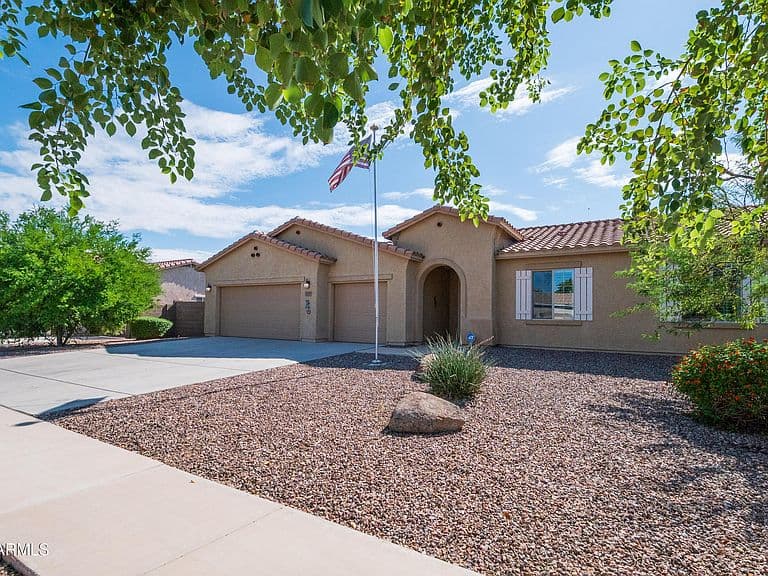 5537 W HUNTINGTON Drive photo 1