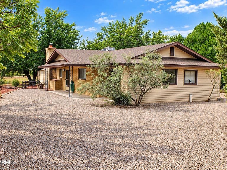 3555 E RIMROCK Drive photo 1