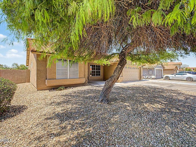 614 N REDROCK Street photo 5