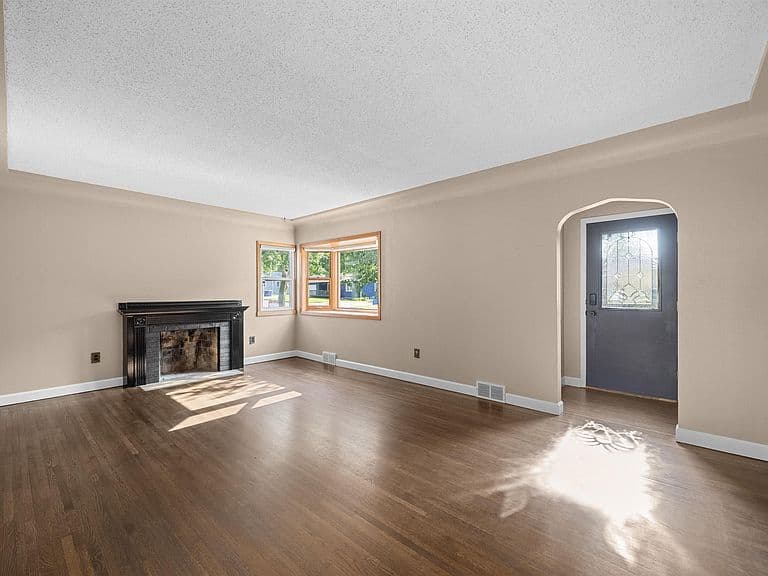 2312 S Phillips Ave photo 5