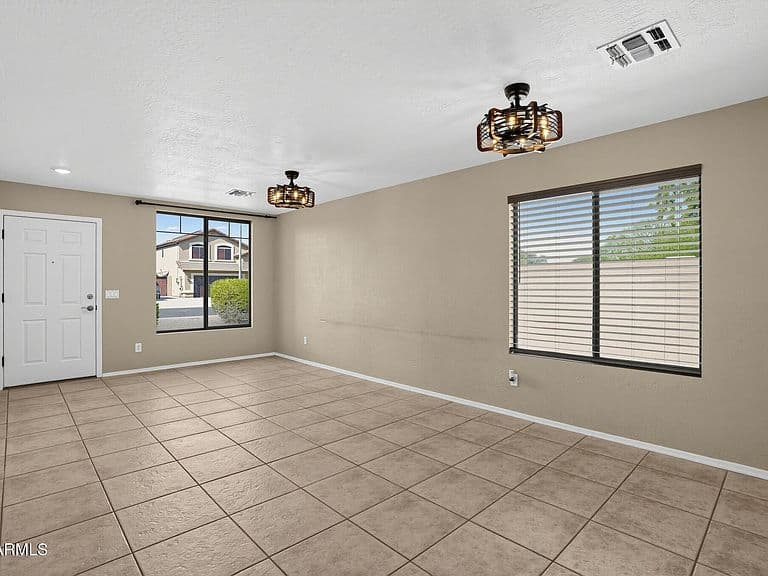 15925 W MONROE Street photo 5
