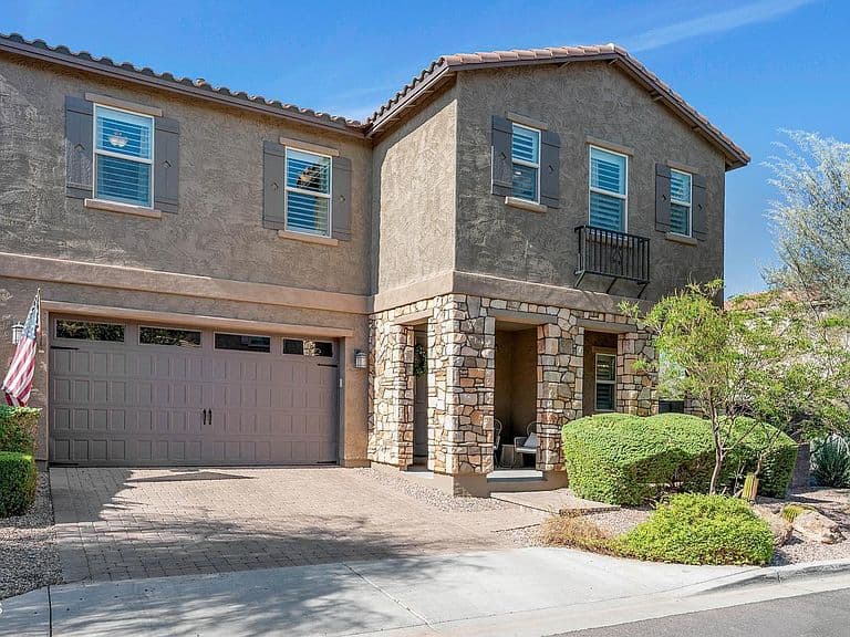 4641 E Daley Lane photo 1