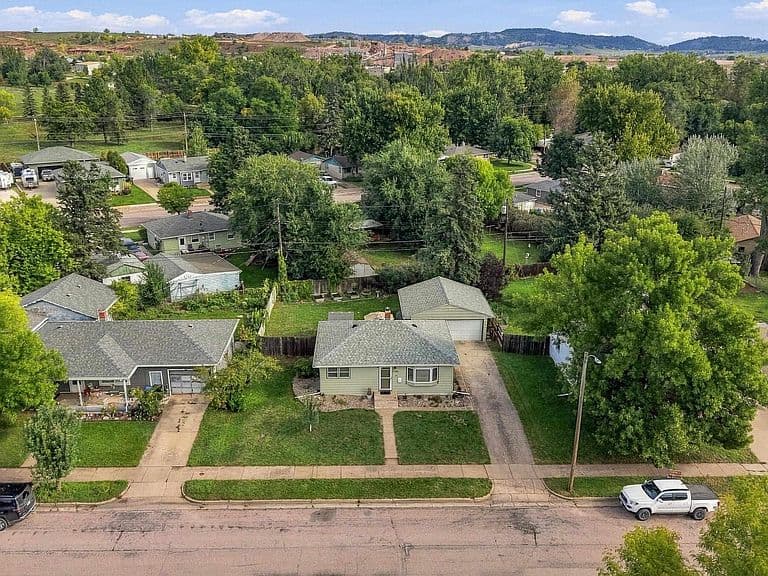 4208 Meadowwood Dr photo 3