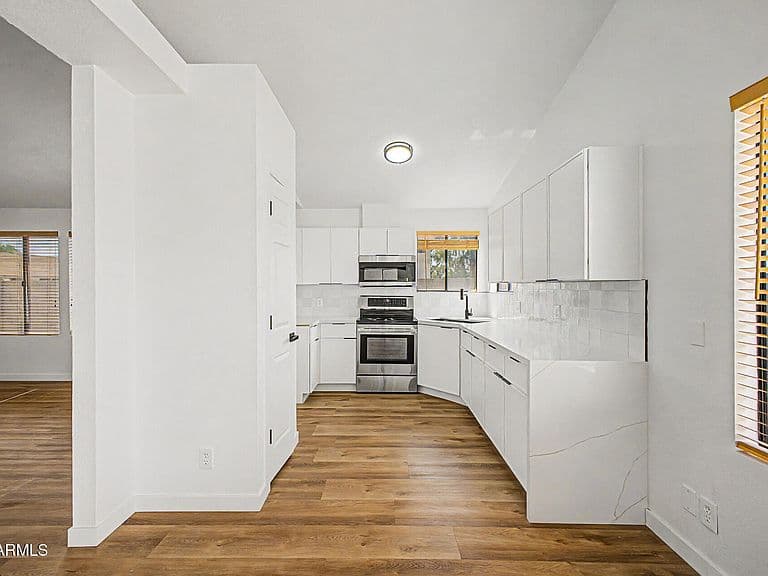 921 S VAL VISTA Drive #60 photo 1