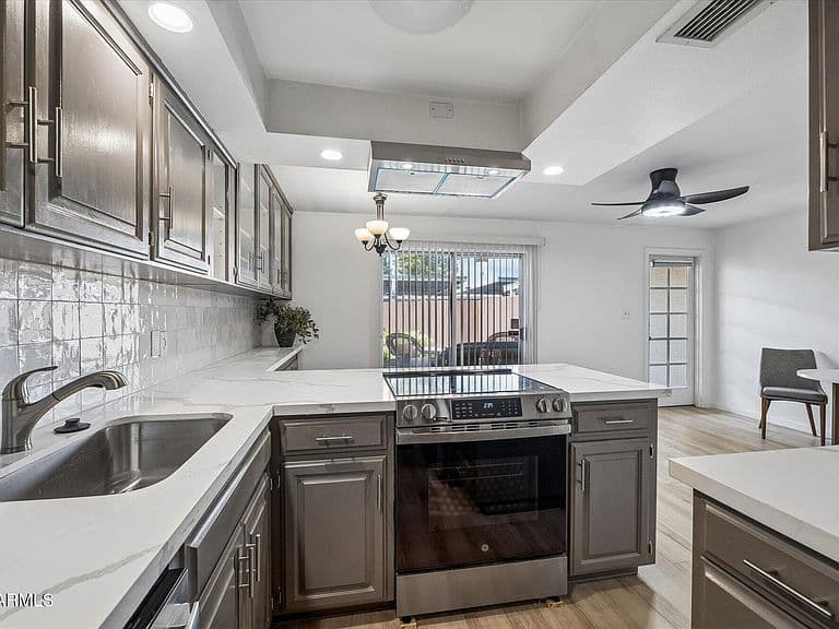 8135 N Central Avenue Avenue #4 photo 1