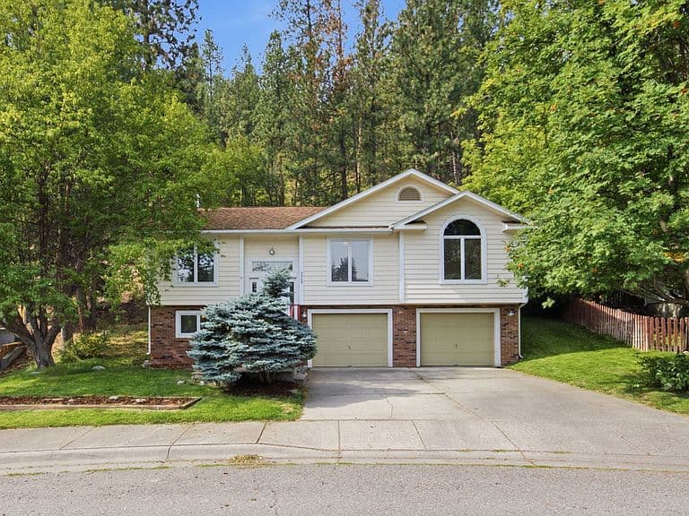 2203 Greenough Ct W photo 3