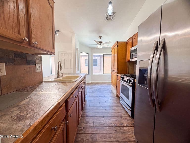 1321 W MATTHEWS Drive photo 2