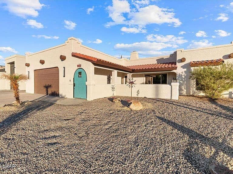 3530 Mockingbird Dr photo 2