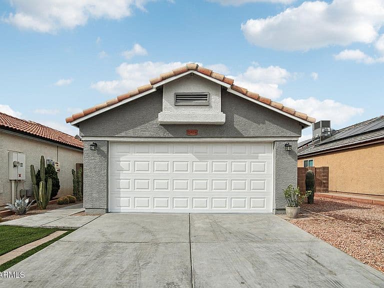 21424 N 30th Ave photo 1