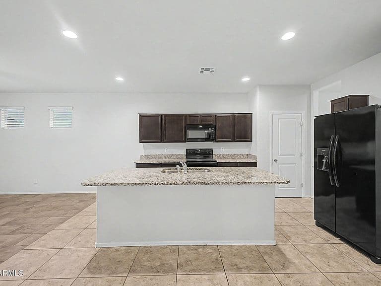 7825 W MIAMI Street photo 3