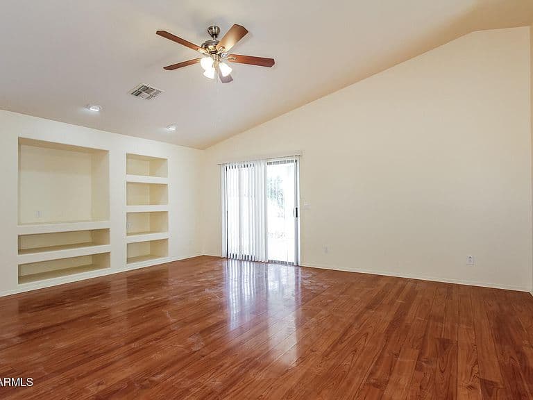 46176 W STARLIGHT Drive photo 4