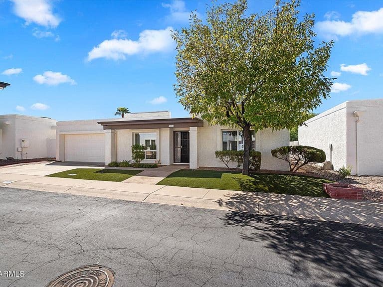 1007 E VILLA MARIA Drive photo 2