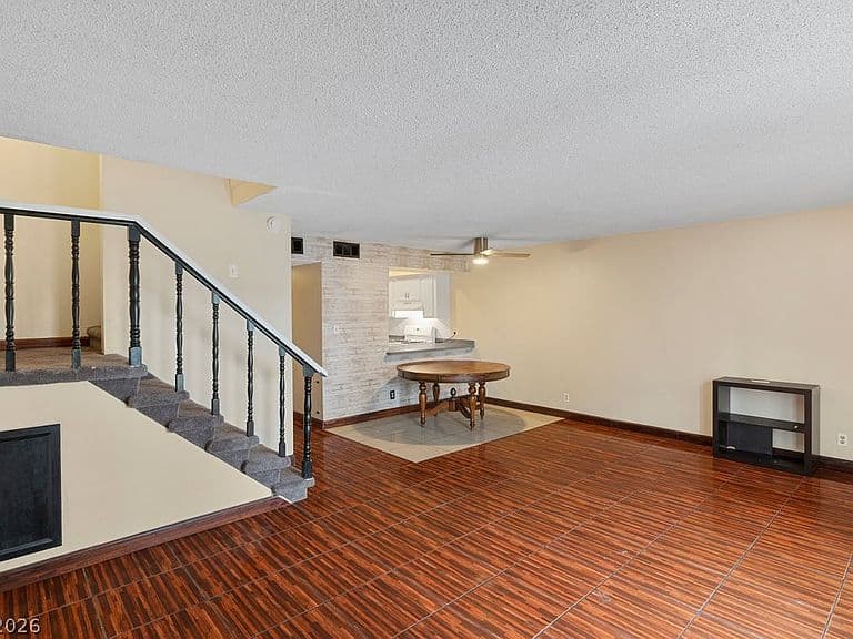 4060 Gold Coast Dr photo 5