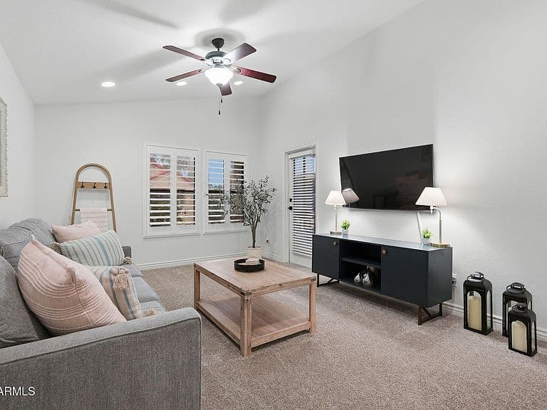 2855 S Extension Rd Unit 259 photo 2