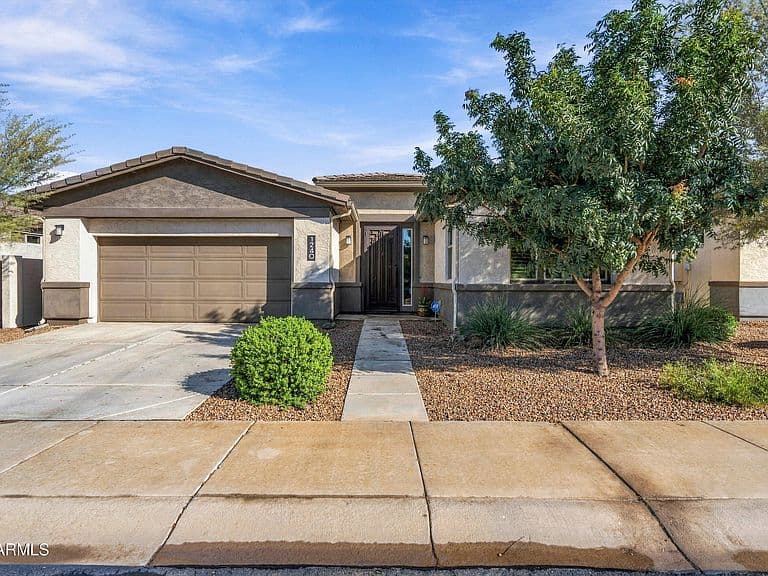 1240 W CAMINA BUENA Vista photo 1
