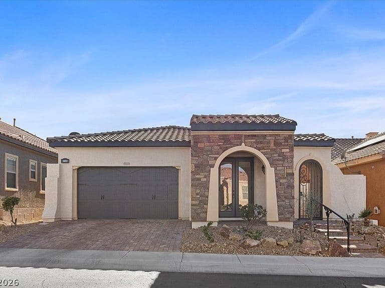 1011 Via Calderia Pl photo 2